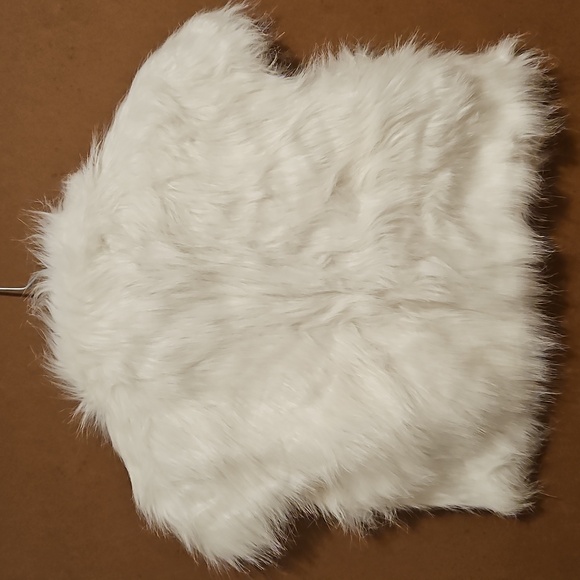 White Faux Fur Cropped Open Vest Wrap Bolero XS/SM Cover Your Shoulders NWOT - Picture 4 of 8